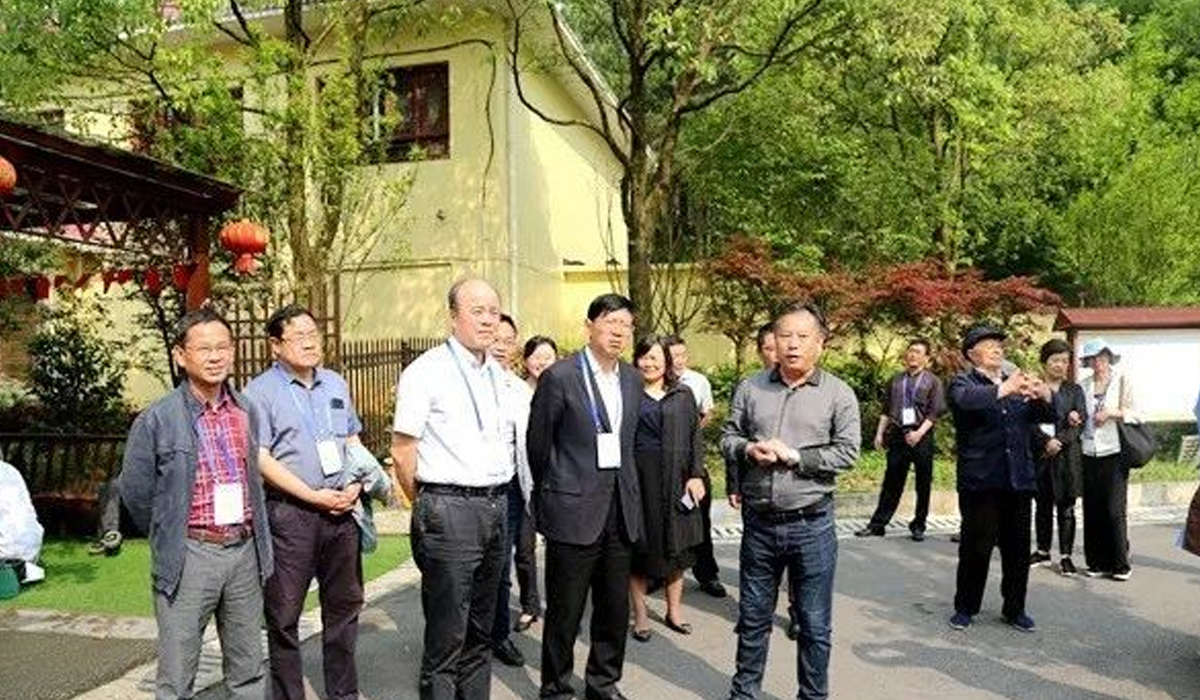 市政协主席、党组书记王保建带队调研贵州景阳森林疗养院